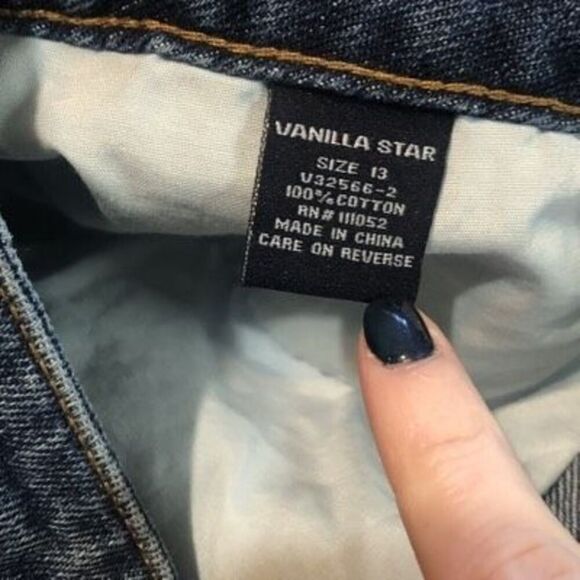 vanilla star high rise shortie size 13 med wash slit sides raw edge hem - Picture 4 of 7